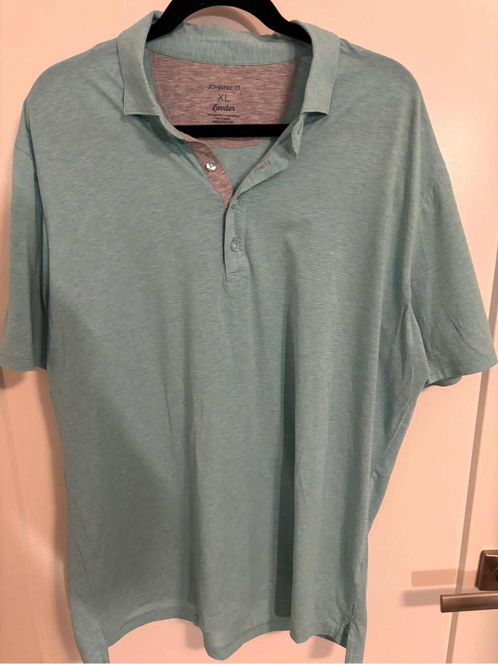 Beautiful Johnnie O golf polo shirt